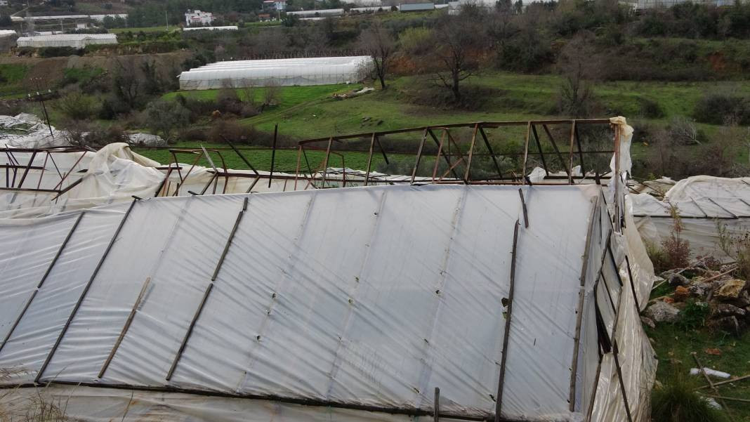 Seralar hayalet gibi uçtu! Pencereden bakan Antalyalılar gözlerine inanamadı - Resim: 8